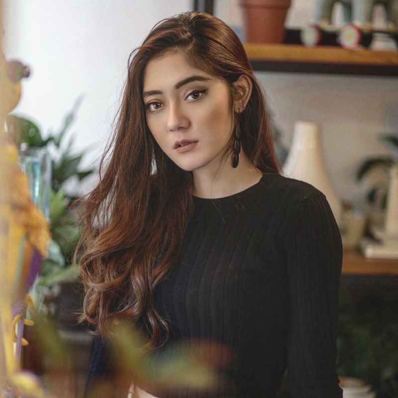 Gaya 8 seleb cantik saat main golf, memesona