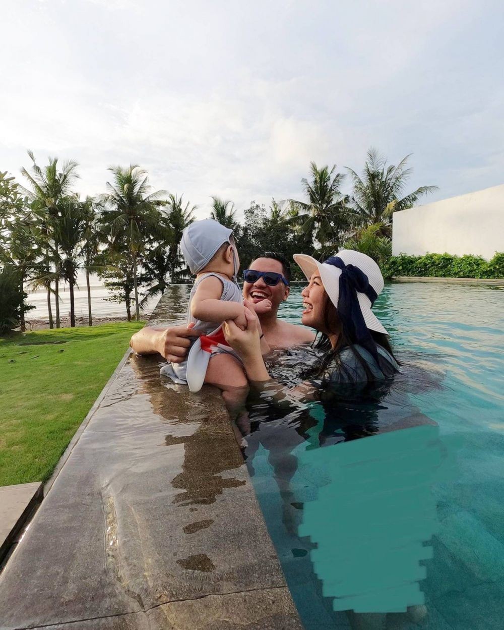 10 Momen seru Arief Muhammad & Tiara Pangestika liburan ke Bali