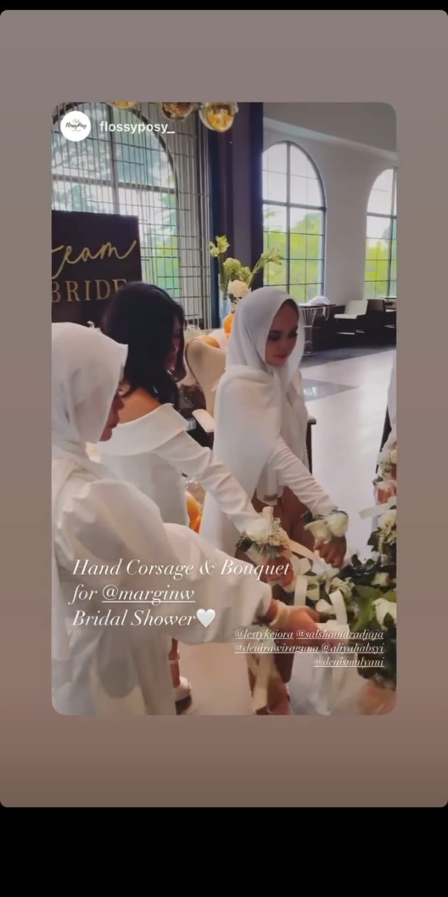 8 Potret Lesty Kejora di pertunangan Ali Syakieb, gayanya imut