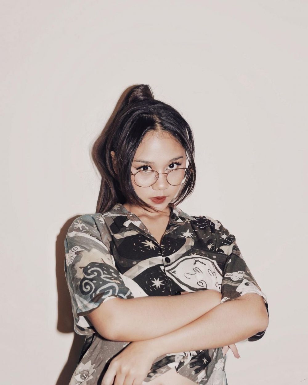 10 Potret transformasi Nadin Amizah, miliki wajah imut sedari kecil