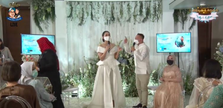 10 Momen lamaran Vicky Prasetyo dan Kalina Oktarani, penuh haru
