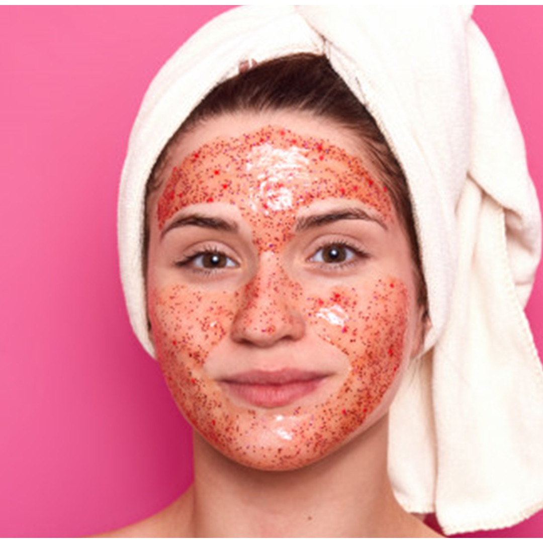 5 Cara membuat masker semangka, bikin kulit wajah glowing