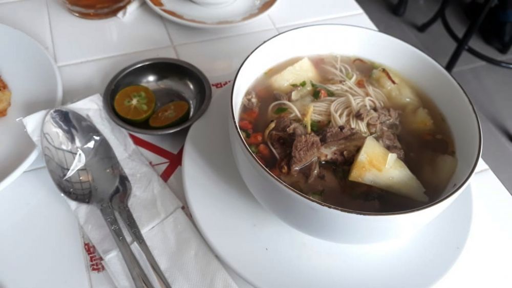 Nih 6 Fakta kedai kuliner khas Sambas berkonsep peranakan di Bintaro