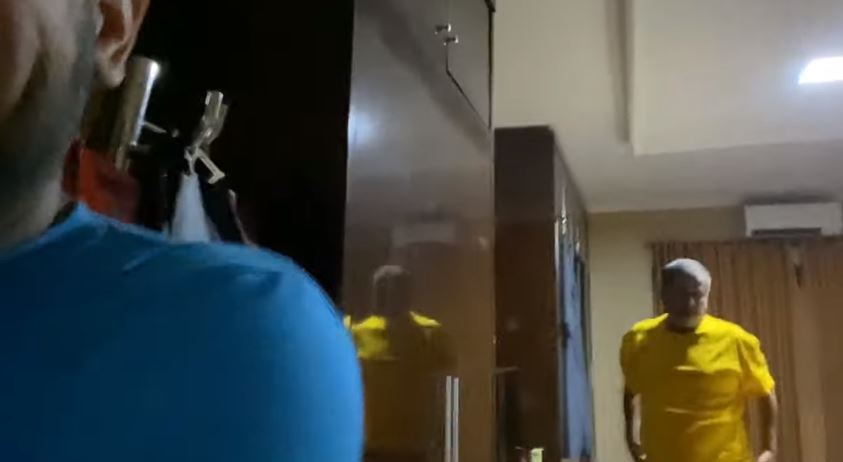 10 Momen kocak Fadil Jaidi tunjukkan wajah Pak Muh nampang di baliho