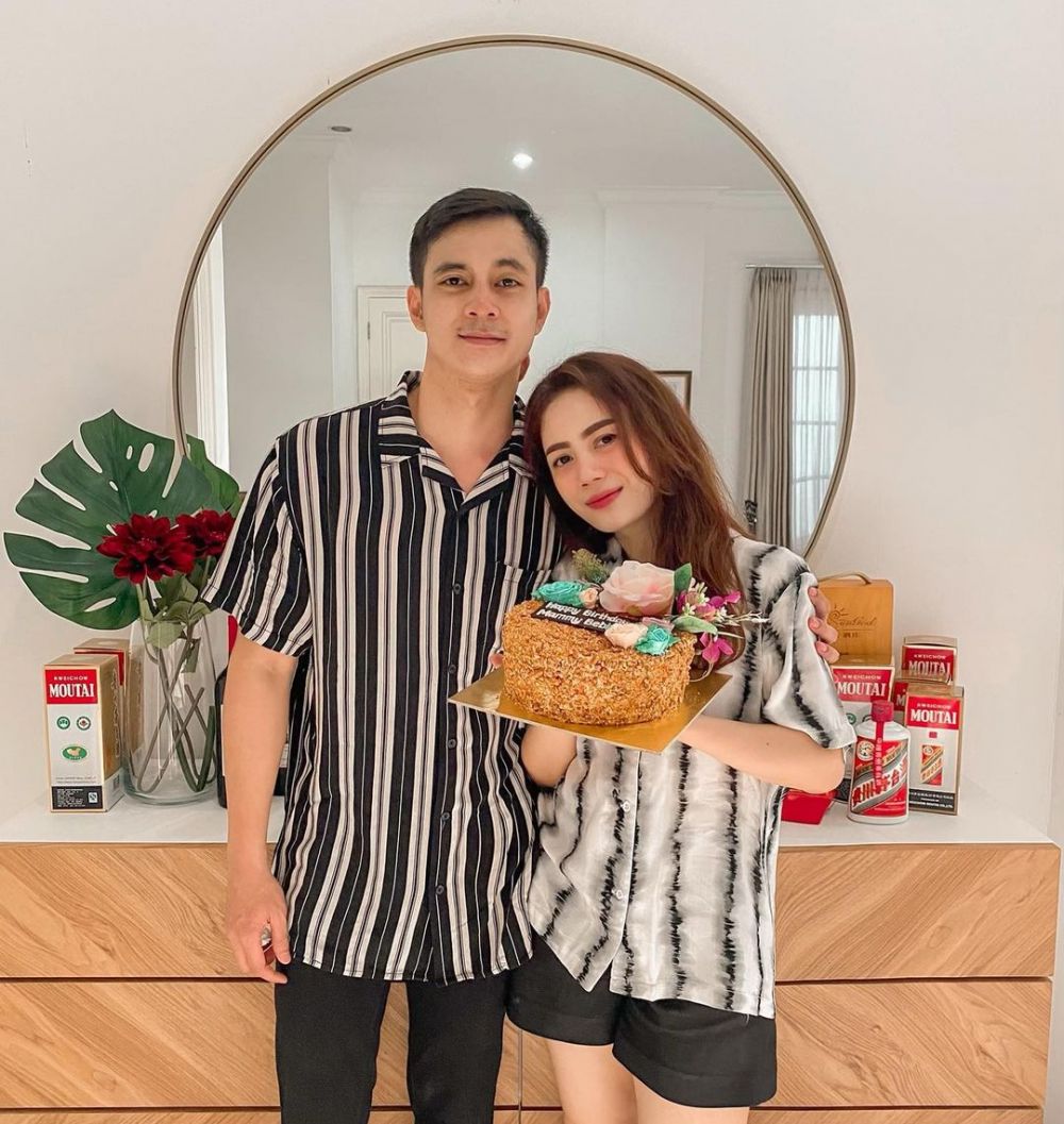 10 Potret mesra Carlo Milk 'Ikatan Cinta' dan istri, romantis maksimal