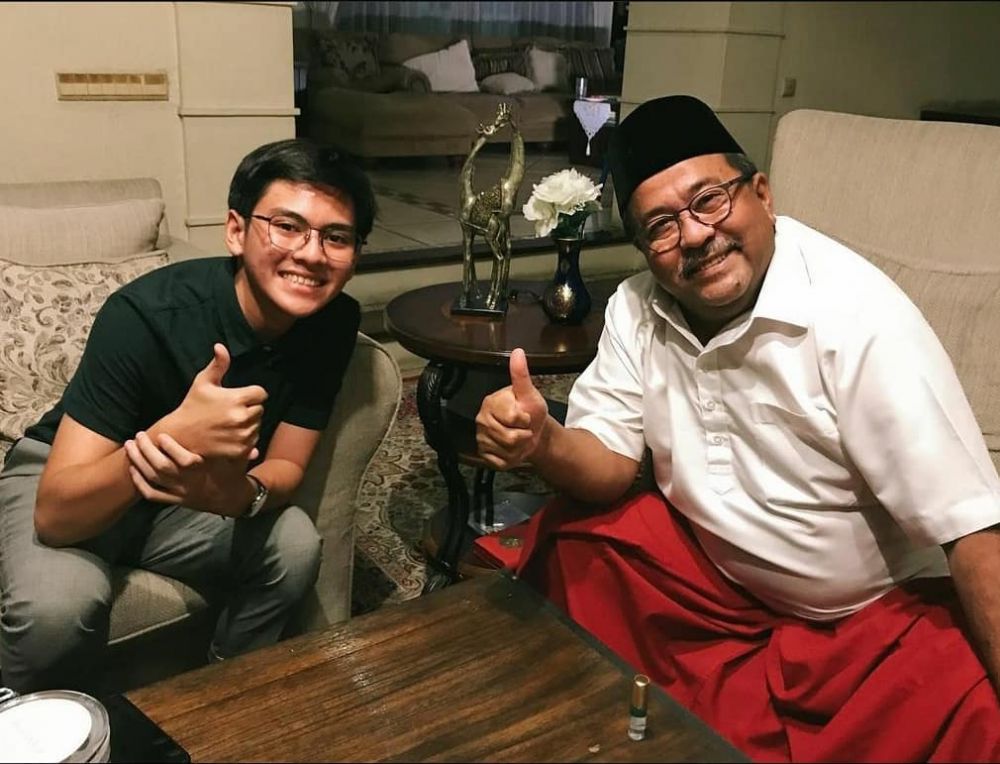 10 Potret kedekatan Rey Bong & Rano Karno, bak anak-ayah kandung