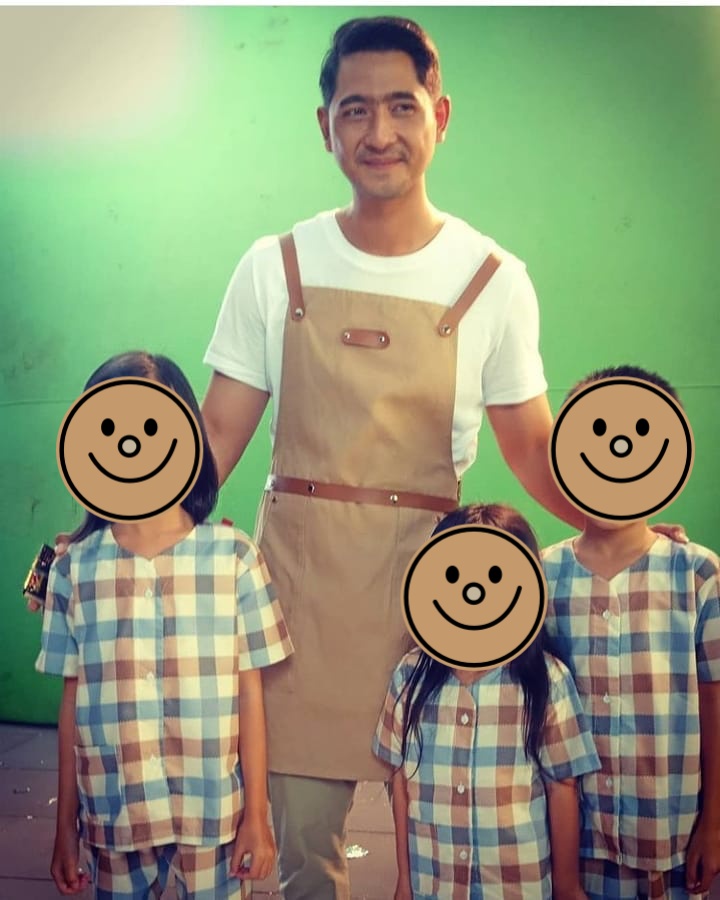 8 Penampilan Arya Saloka jadi bintang iklan, jauh dari kesan jutek 