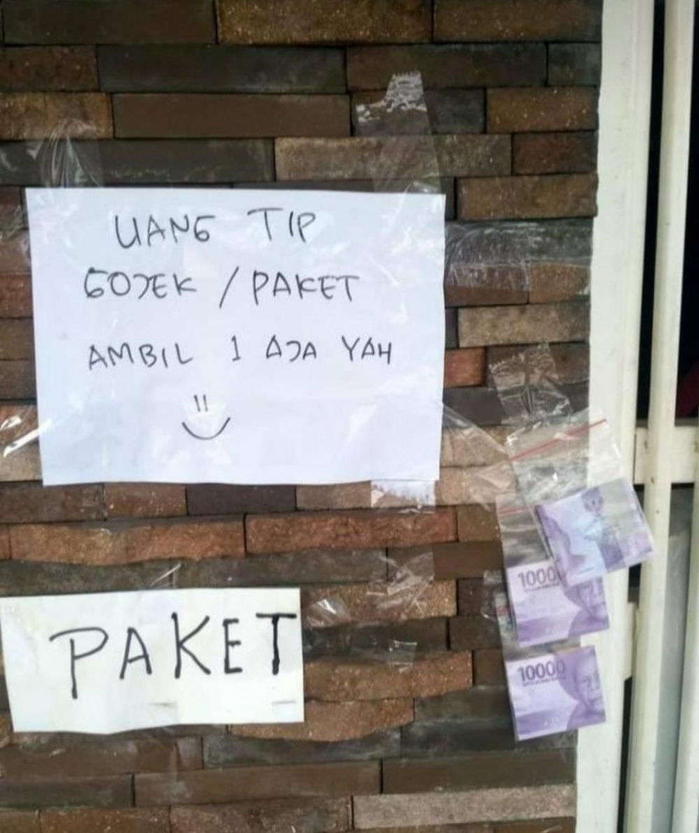 10 Pengumuman lucu buat kurir dan ojek online ini bikin senyum lebar