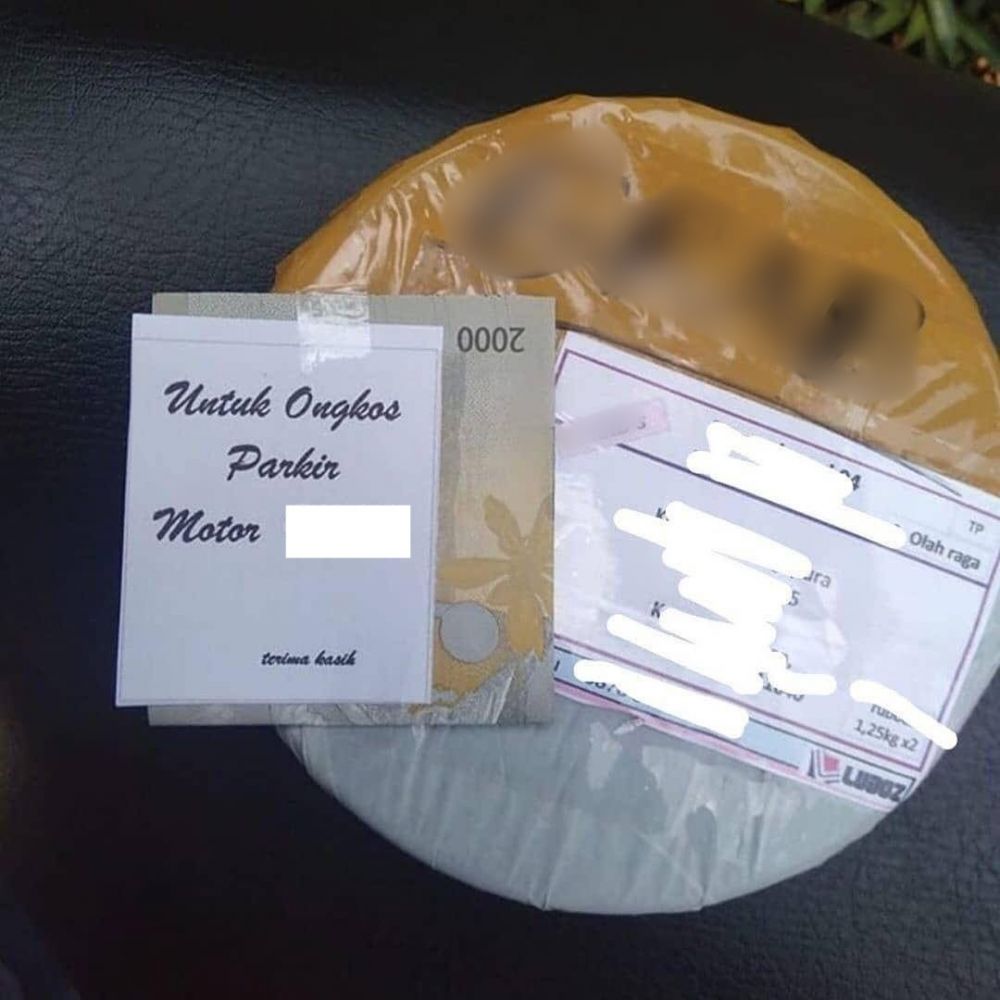 10 Pengumuman lucu buat kurir dan ojek online ini bikin senyum lebar