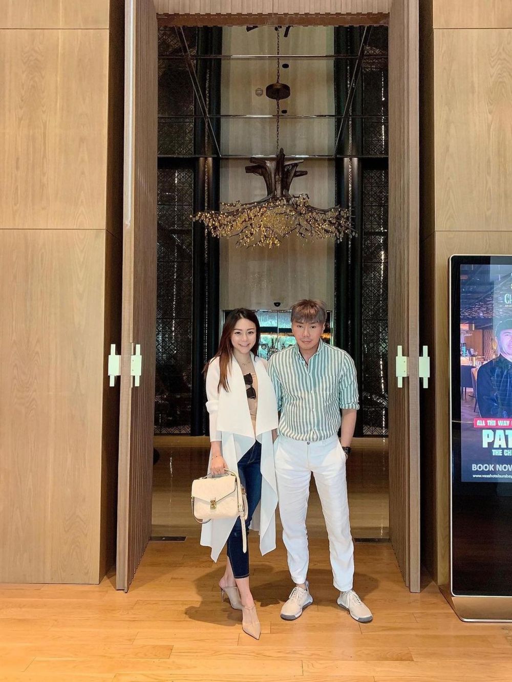 7 Momen kebersamaan Roy Kiyoshi dan kekasih, didoakan segera menikah