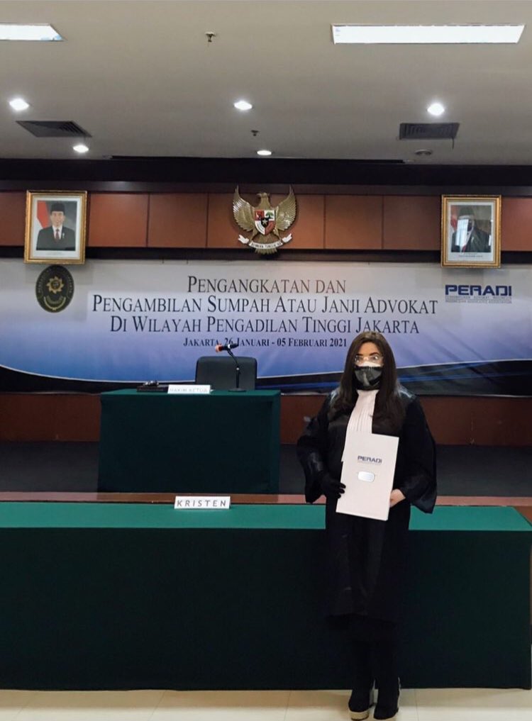 5 Momen Cornelia Agatha jalani sumpah profesi advokat