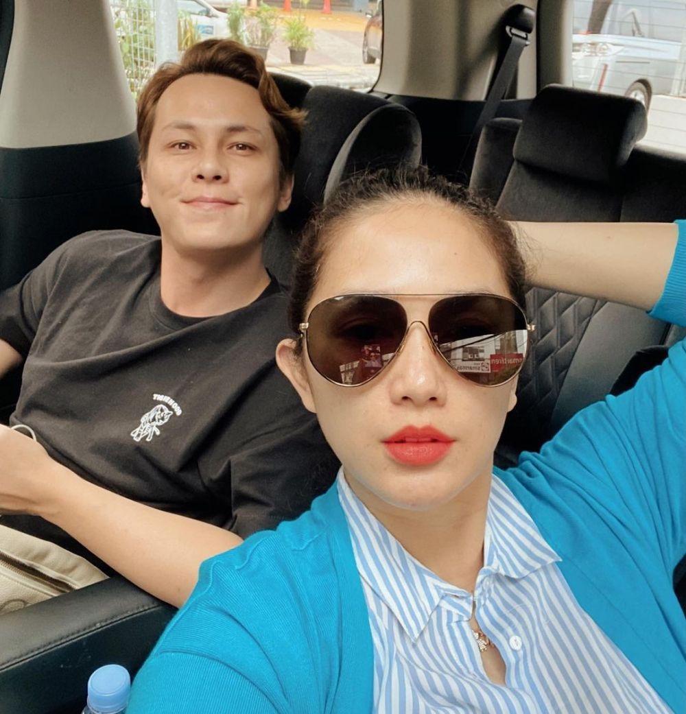 8 Seleb Tanah Air sukses luluhkan pria lebih muda, terbaru Luna Maya