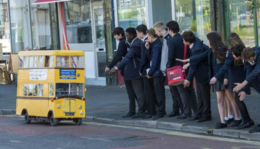 15 Desain bus ini uniknya bikin salah paham