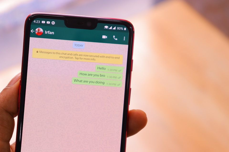 Kehilangan pengguna, WhatsApp unggah status soal kebijakan privasi