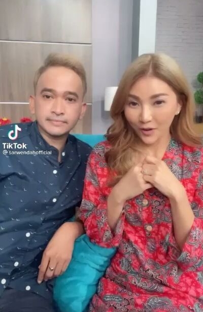 8 Potret Sarwendah & Ruben Onsu kembaran warna rambut, bak artis Korea