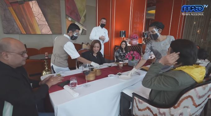 10 Momen dinner keluarga Maia Estianty, ajak Tissa Biani makan emas