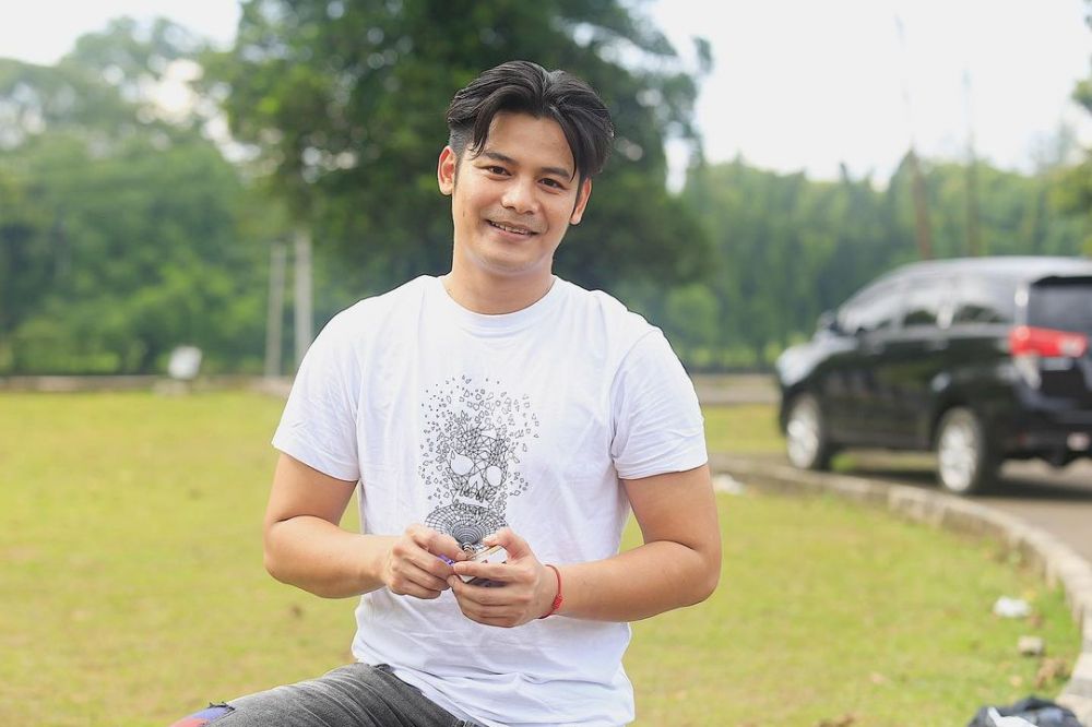 10 Pesona Fiki Alman pemeran Roy di Ikatan Cinta, diminta 'hidup' lagi