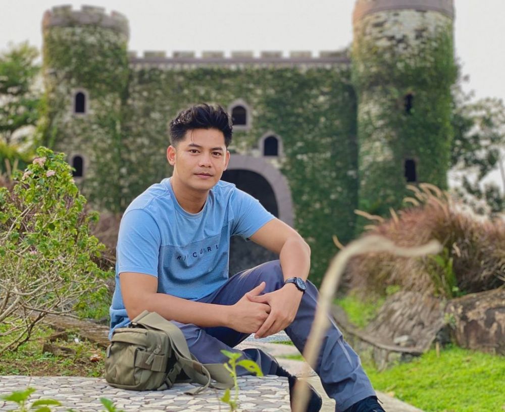 10 Pesona Fiki Alman pemeran Roy di Ikatan Cinta, diminta 'hidup' lagi