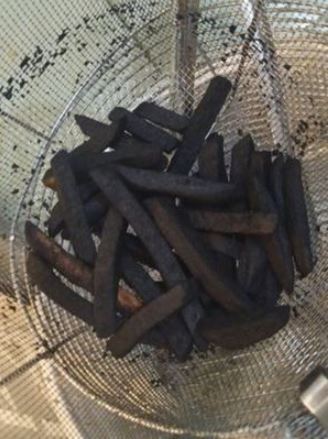 10 Momen gagal makan karena kurang fokus, mau ketawa kok kasihan