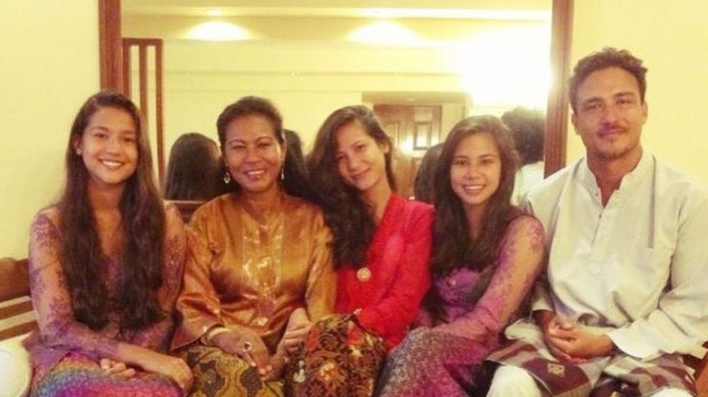 8 Potret Latiffa Suhdi, ibu Hamish Daud yang jarang tersorot