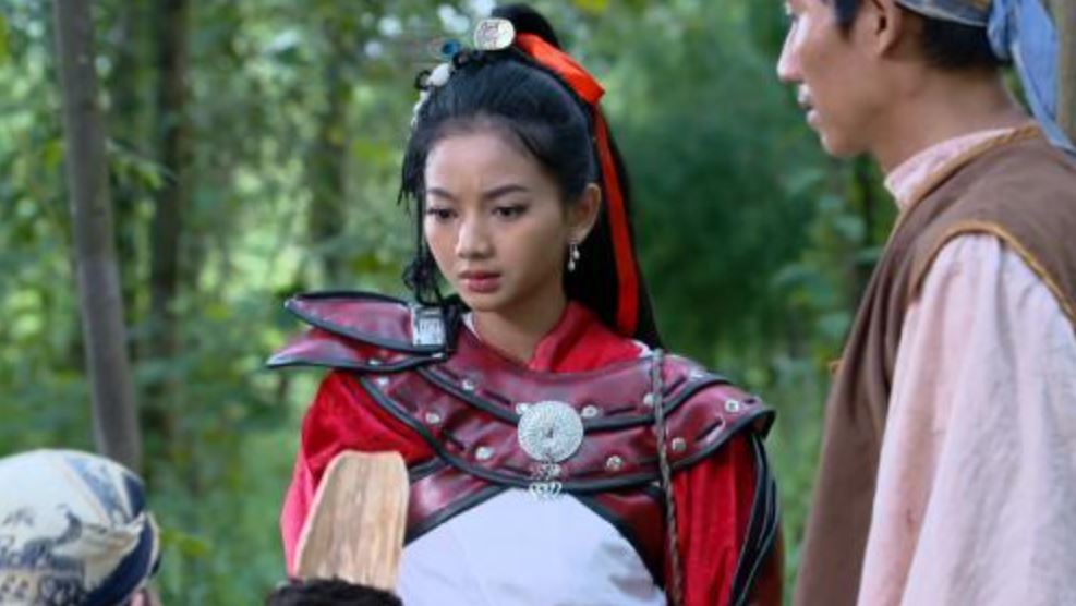 7 Potret lawas Glenca Chysara saat main drama kolosal, kostumnya unik