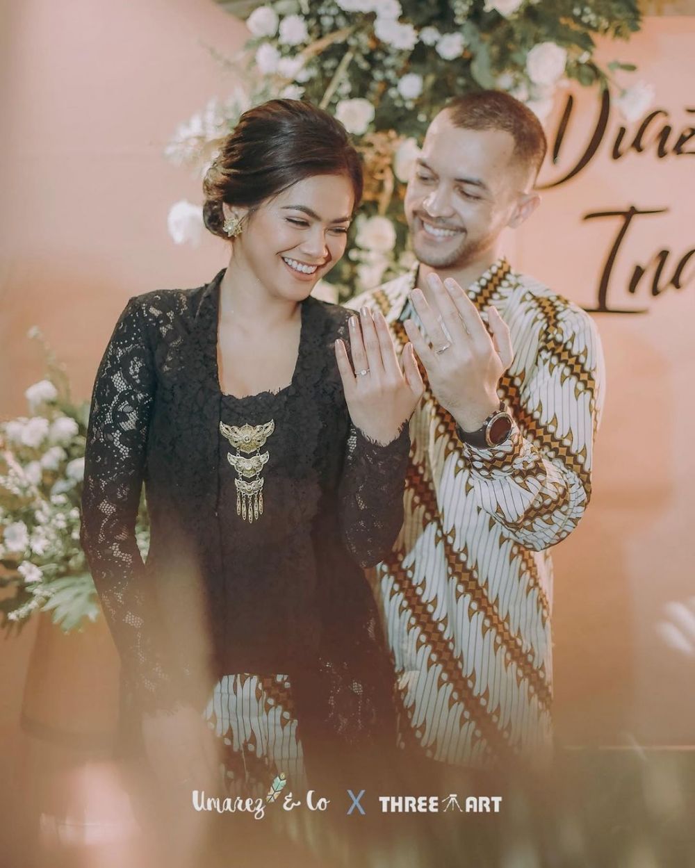 10 Momen pertunangan Indah Indriana dan Diaz Adritya Putra