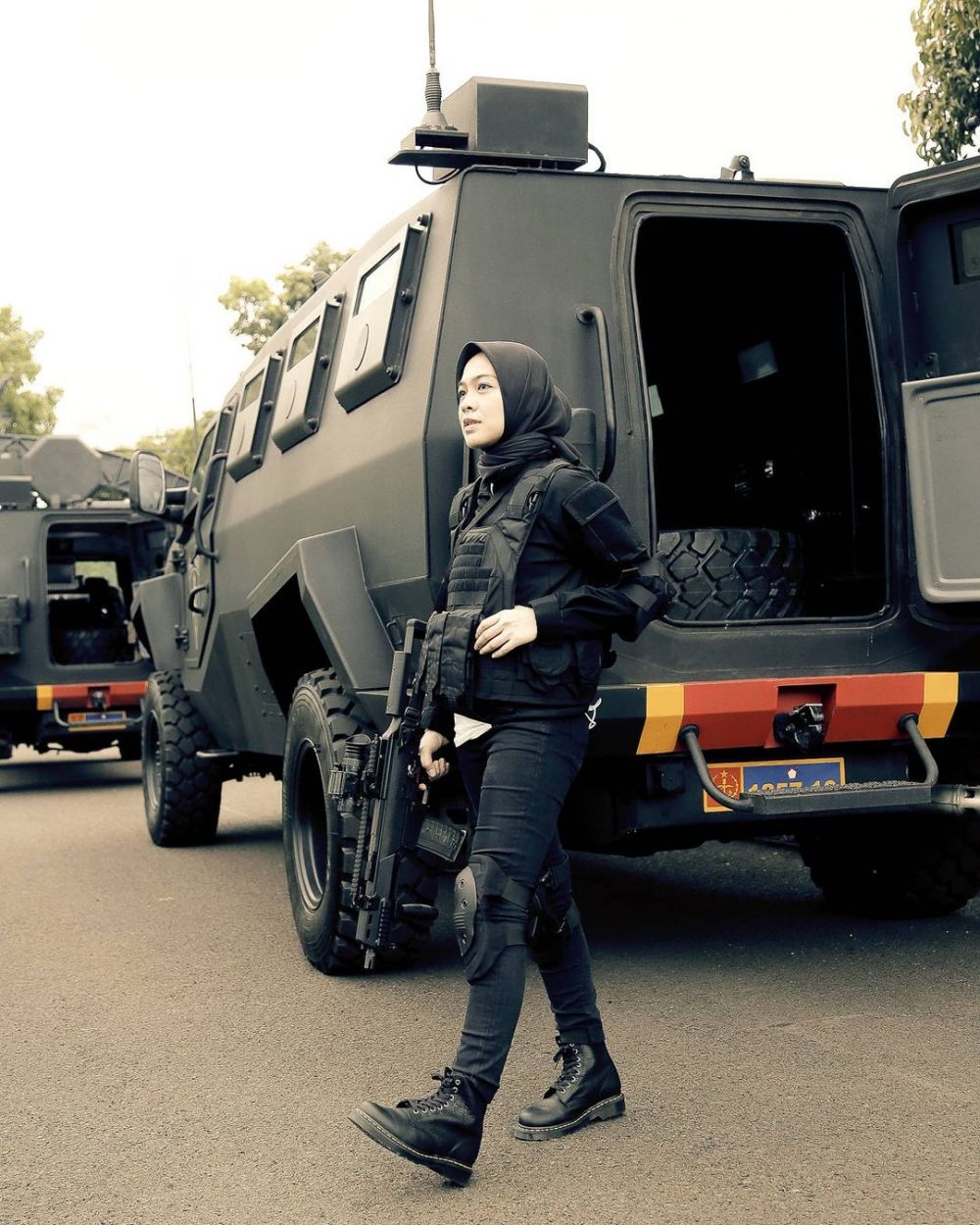 10 Potret transformasi Dian Ayu, dari imut hingga jadi hot mama