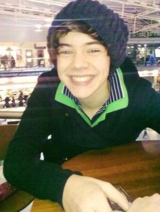 Genap usia 27 tahun, ini 10 potret transformasi Harry Styles