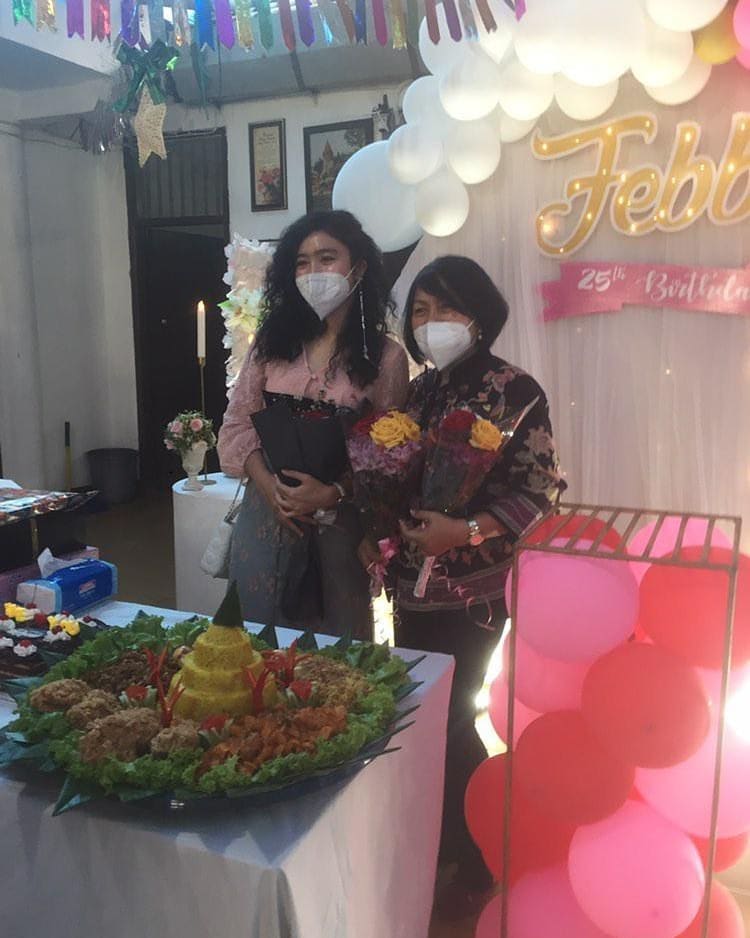 8 Momen perayaan ultah Febby Rastanty ke-25, simpel penuh kehangatan