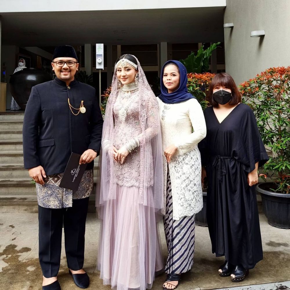10 Momen pengajian dan siraman Margin Wieheerm, penuh khidmat