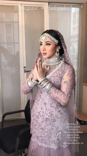 10 Momen pengajian dan siraman Margin Wieheerm, penuh khidmat