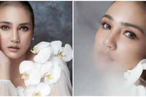 8 Pemotretan Feby Febiola dengan mahkota, menawan dan elegan