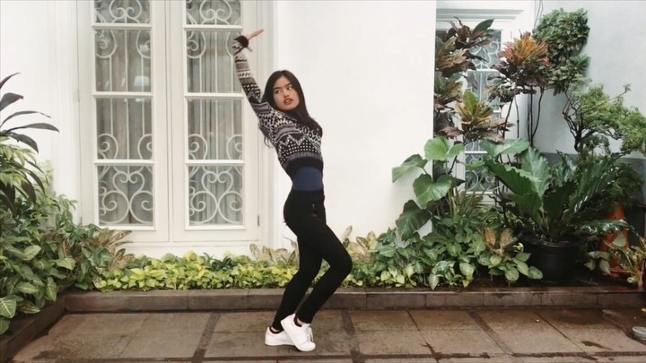 10 Penampakan rumah Alya Rohali, mewah dan elegan