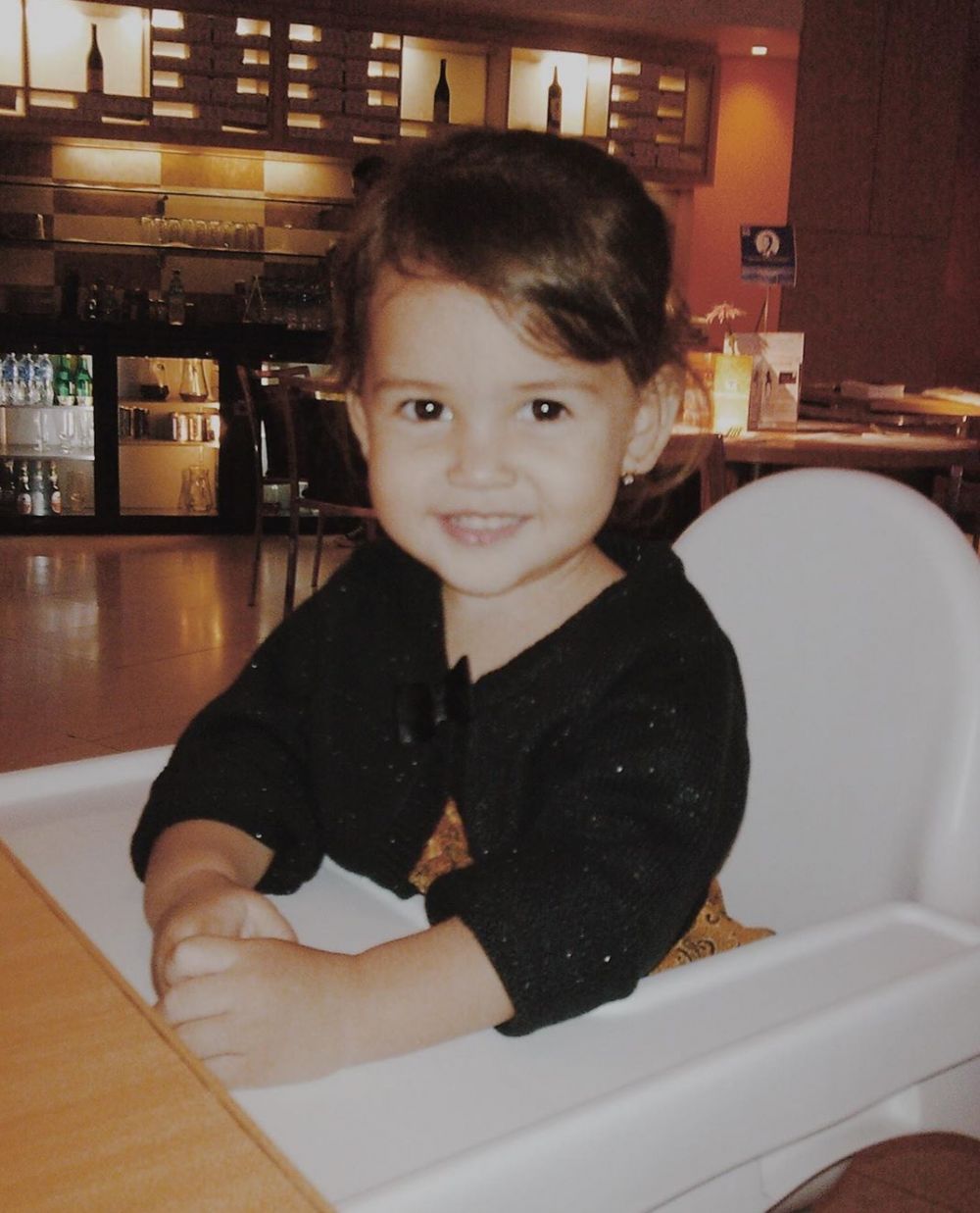 Foto masa kecil 6 seleb cantik blasteran Amerika Serikat, bikin gemas