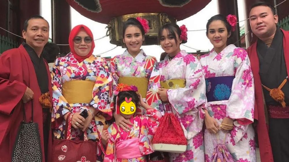 Pesona 10 penyanyi ketika memakai kimono, Syahrini tampil stunning
