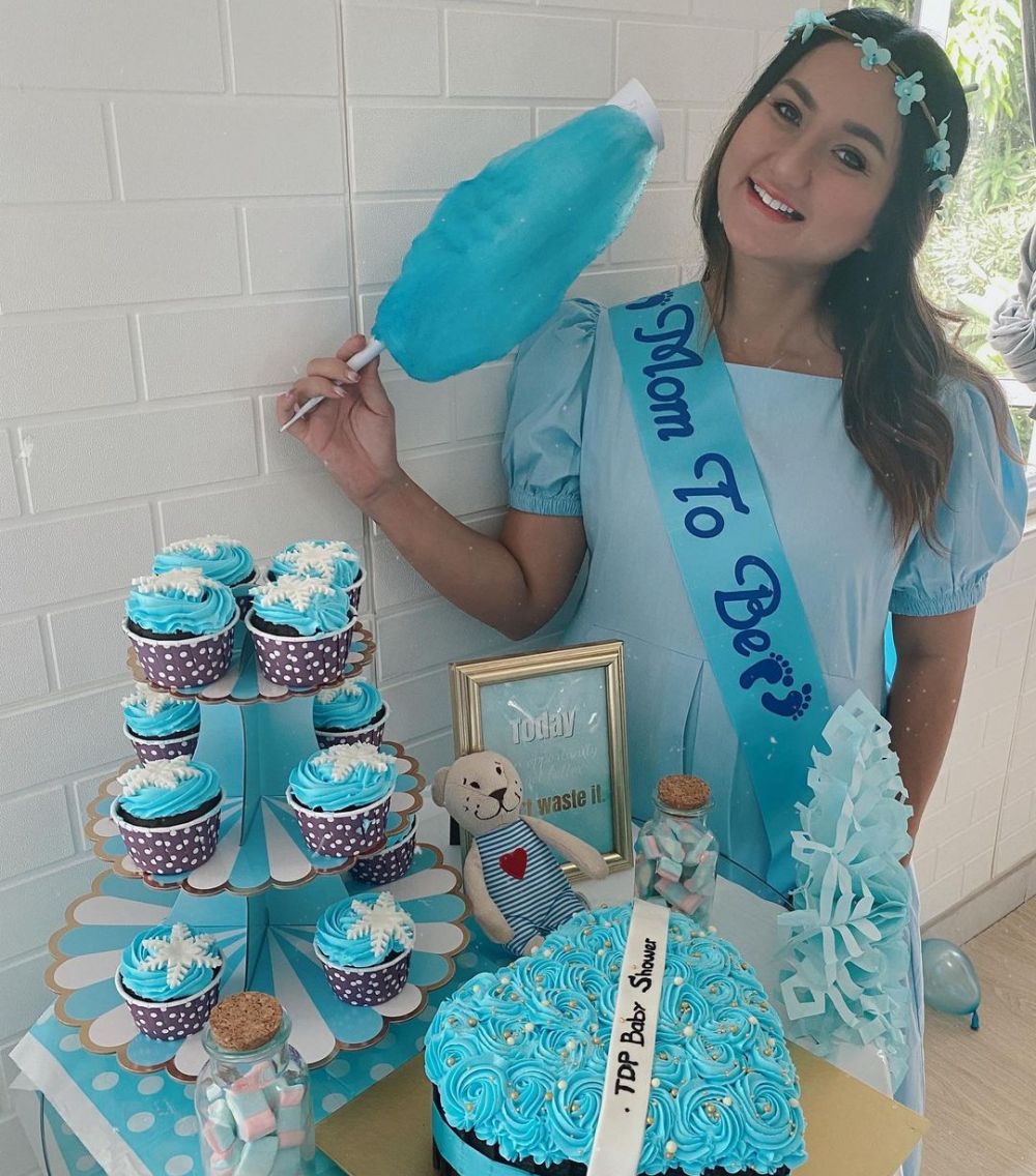 9 Momen baby shower Tengku Dewi Putri, umumkan jenis kelamin