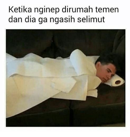9 Meme lucu saat apes nginep di rumah teman, bikin nyengir kuda