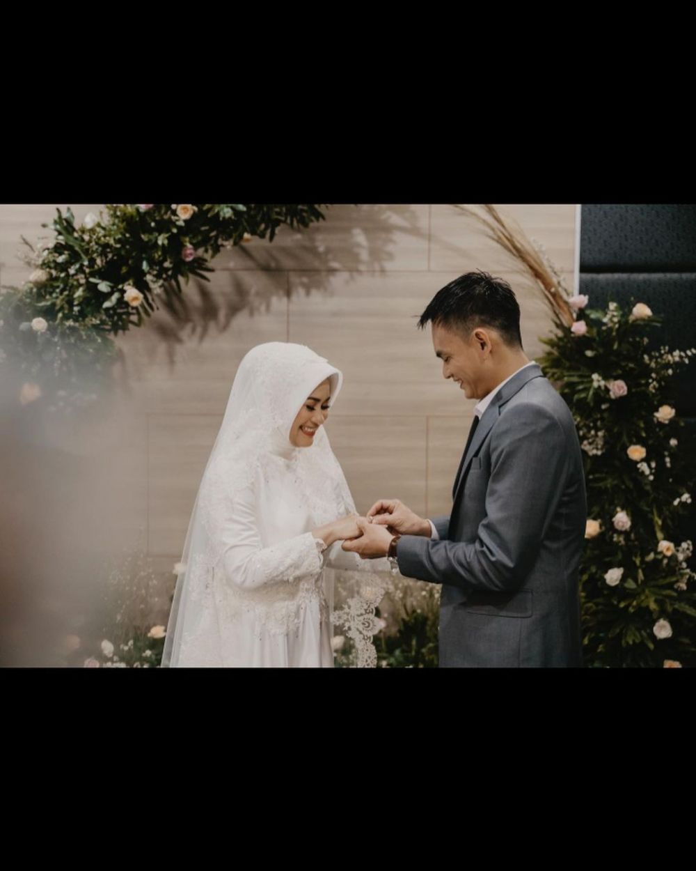 10 Momen pernikahan kedua Ikke Nurjanah & Karlie Fu, digelar tertutup