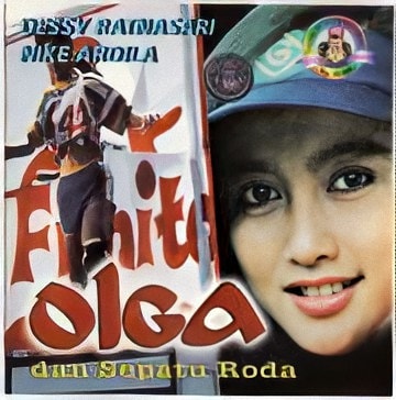 9 Potret lawas Desy Ratnasari di poster film dan sinetron