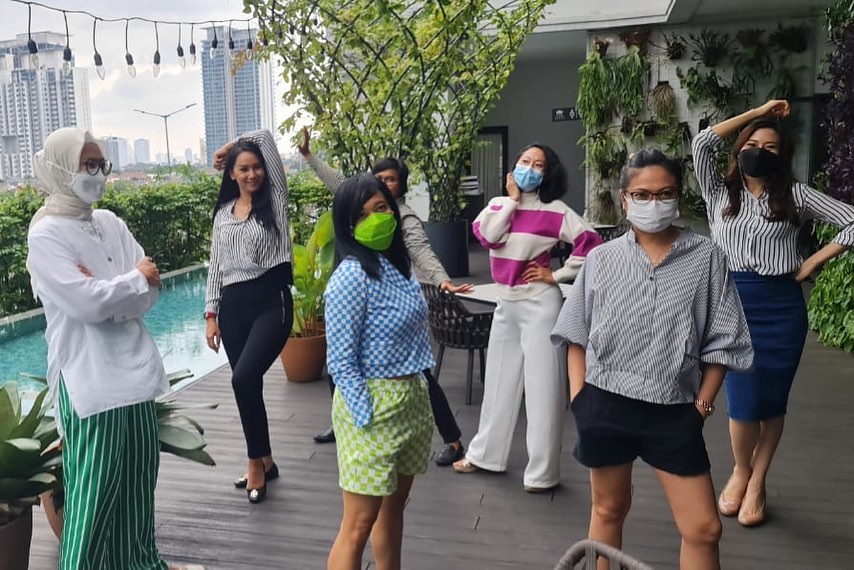 8 Momen bridal shower Kalina Oktarani, sampai diceburkan ke kolam
