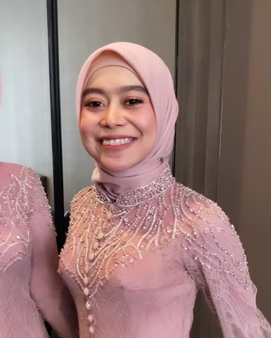 9 Pesona Lesty Kejora jadi bridesmaid Ali Syakieb dan Margin Wieheerm