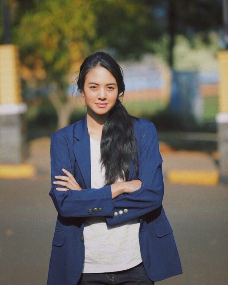 15 Potret Aurelie Moeremans tanpa makeup, bukti cantik natural