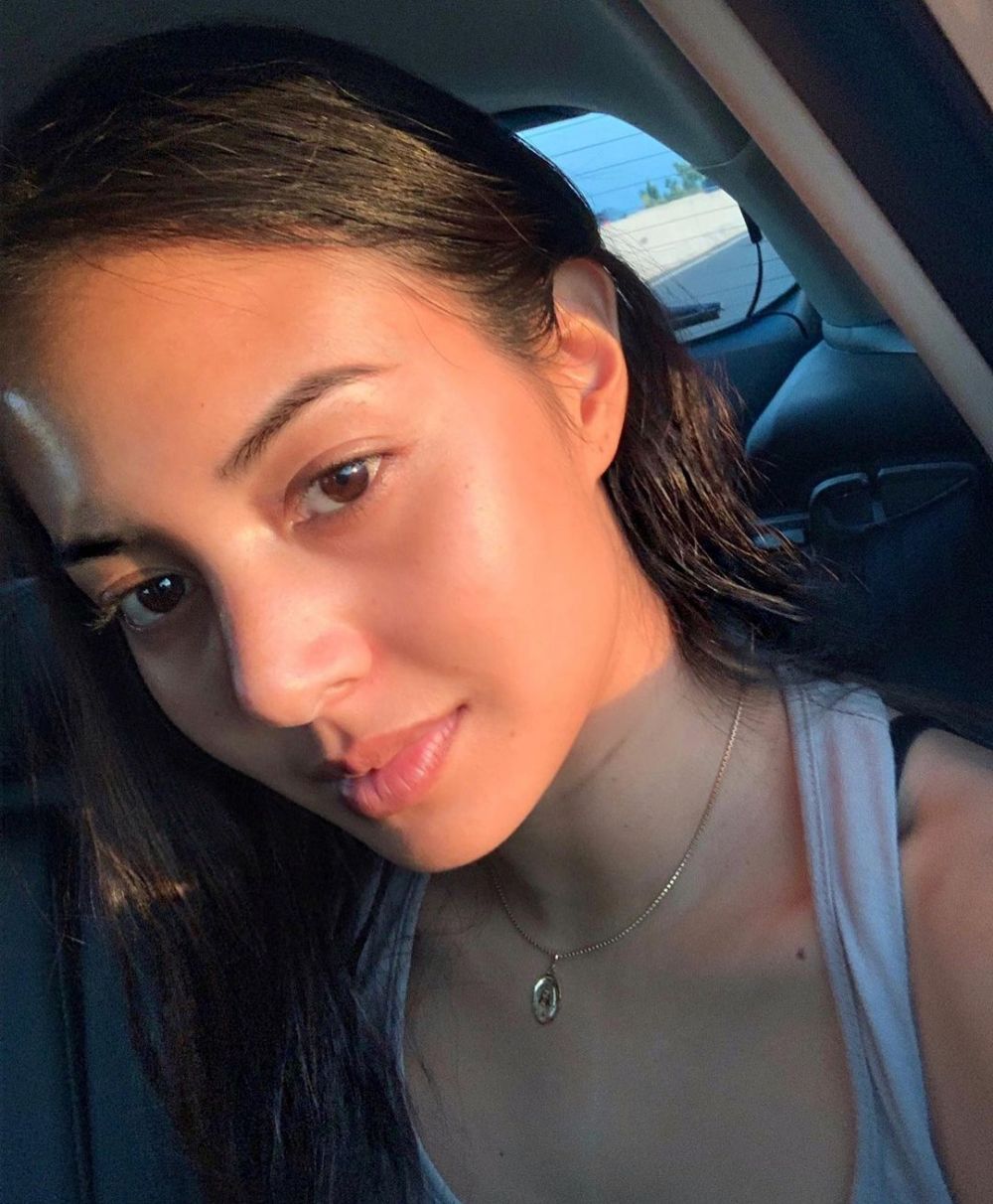 15 Potret Aurelie Moeremans tanpa makeup, bukti cantik natural