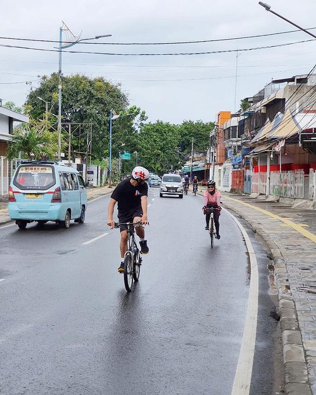 8 Potret Ikke Nurjanah & Karlie sebelum menikah, sering gowes bareng