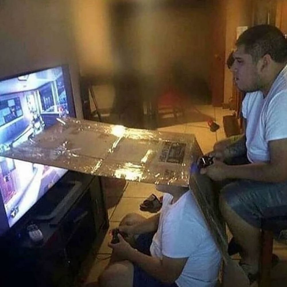 10 Potret orang pakai gadget ini kreatif tapi nyeleneh abis