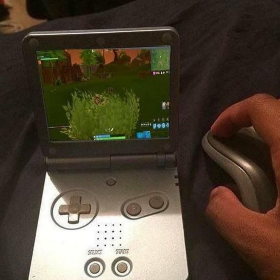 10 Potret orang pakai gadget ini kreatif tapi nyeleneh abis