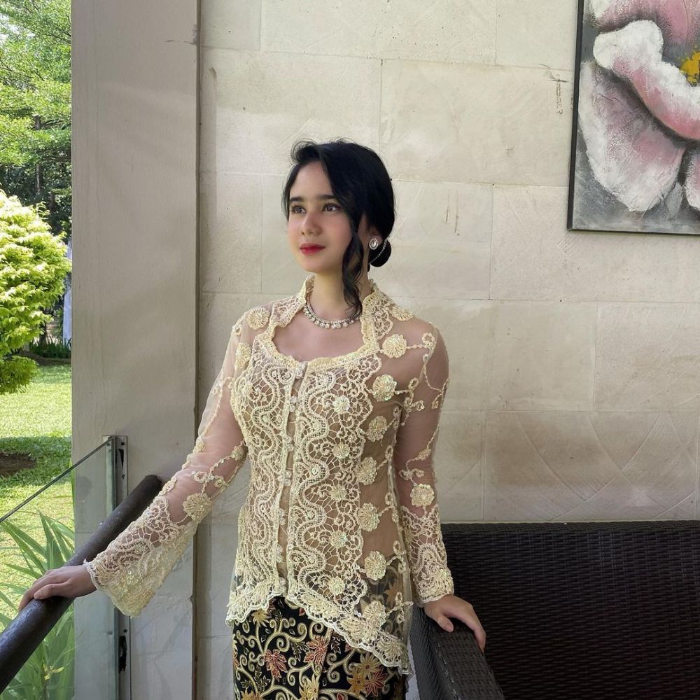 10 Pesona Tissa Biani kenakan baju pengantin, auranya terpancar