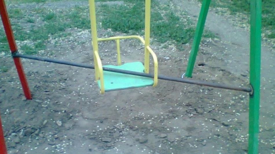 10 Desain ayunan nyeleneh ini bikin gagal paham