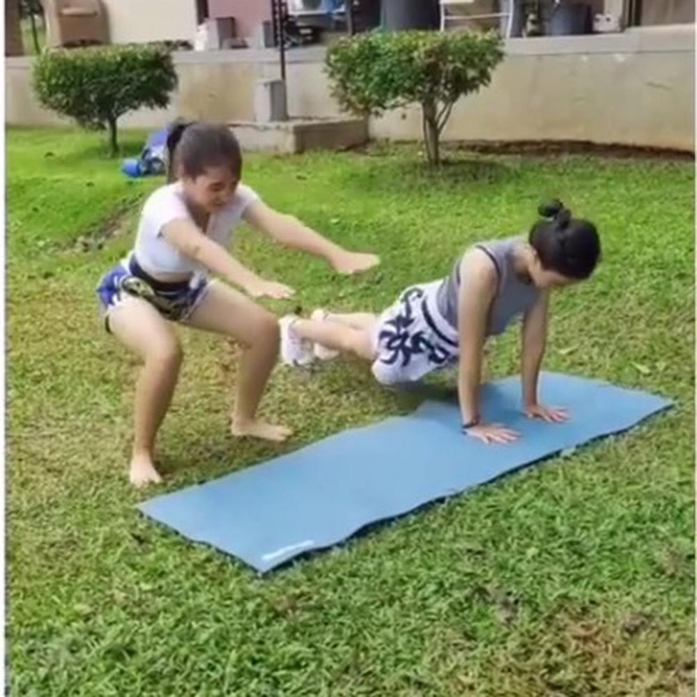 6 Momen Sandrinna Michelle latihan muay thai, keren abis