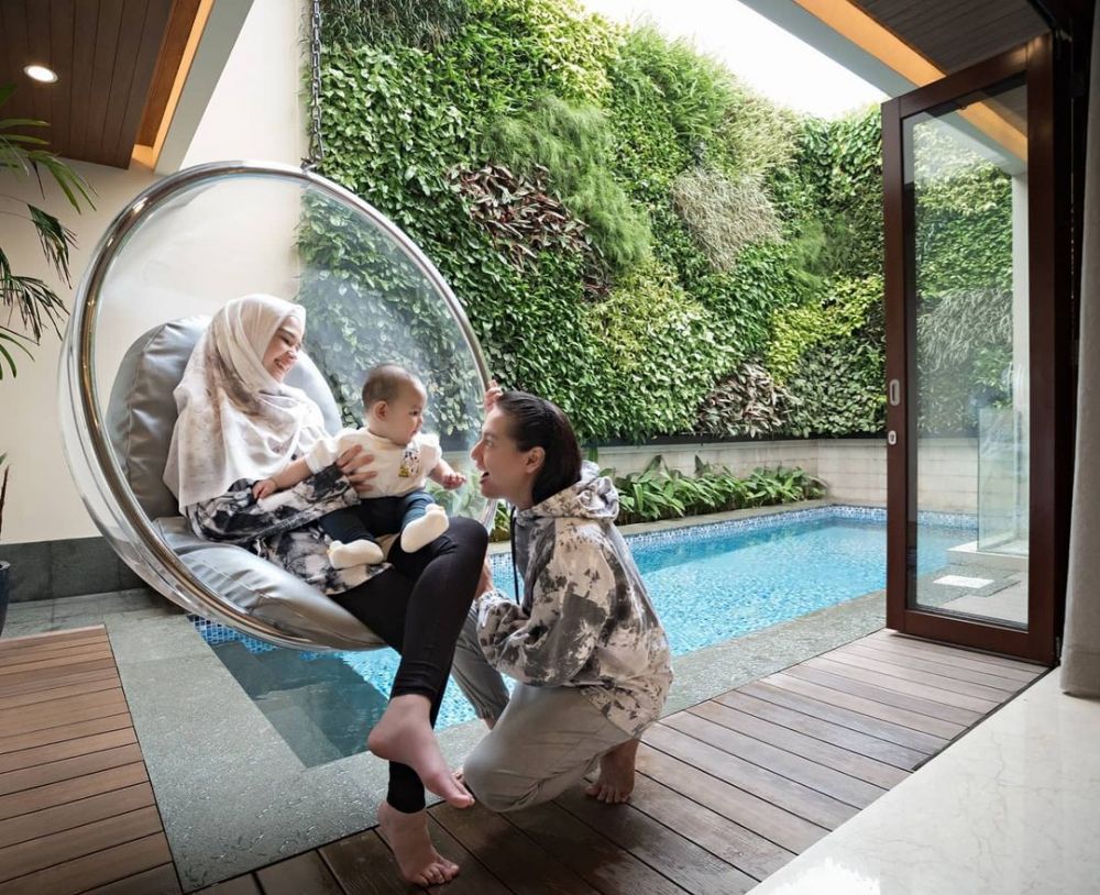 10 Potret rumah baru Cut Meyriska dan Roger Danuarta usai renovasi